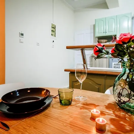 Melos House Apartamento *